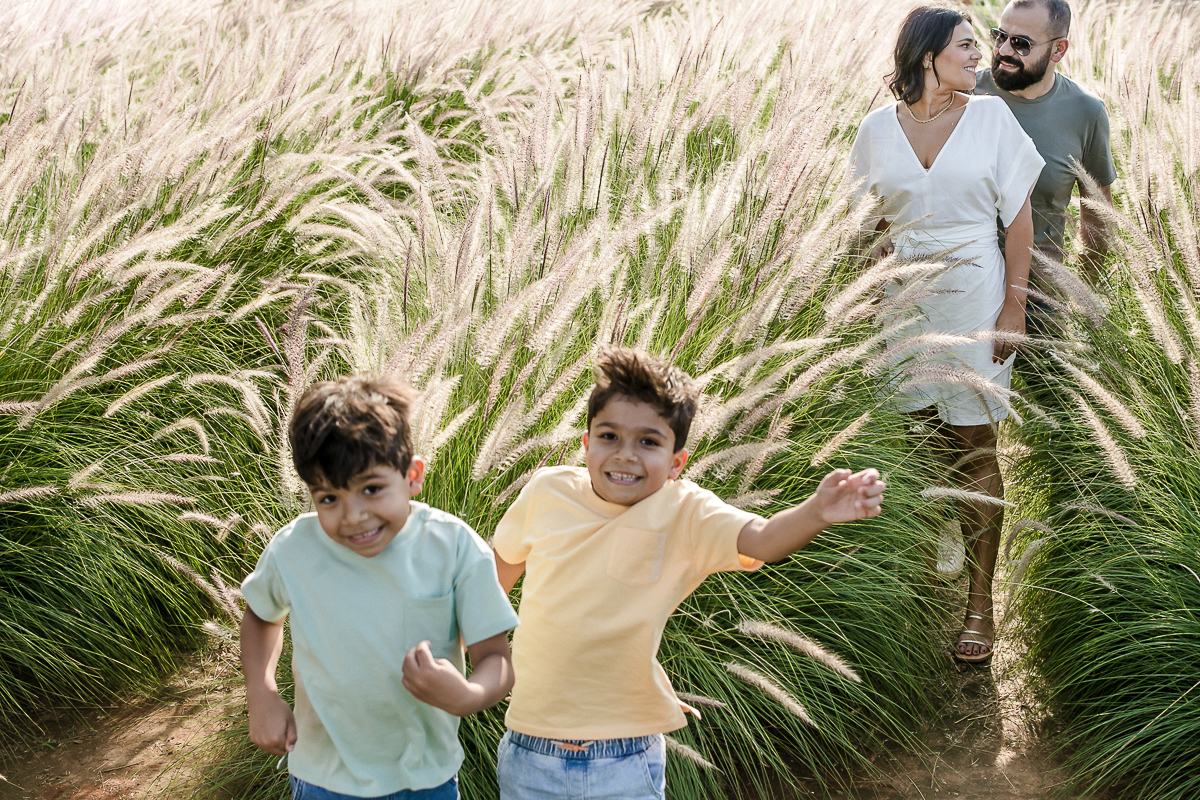 Ensaio família realizado no bloemen park em holambra sp