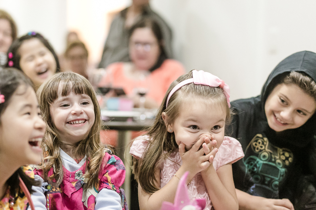 show de mágica do marthin o mágico no aniversário de 6 anos da júlia