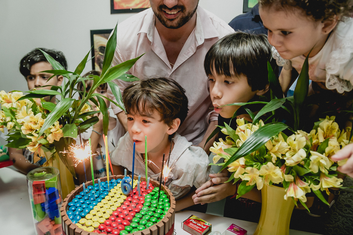 assombrando a vela depois do parabens