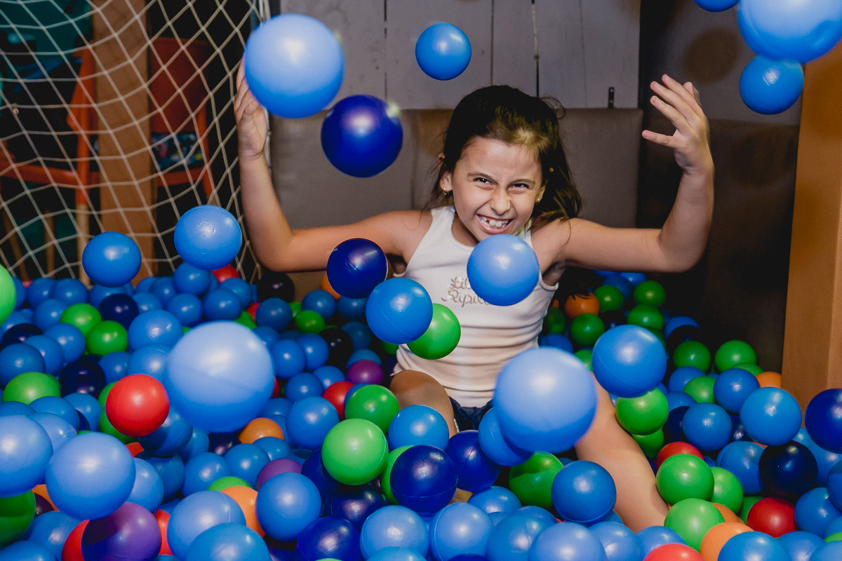 jogando bolinhas para cima