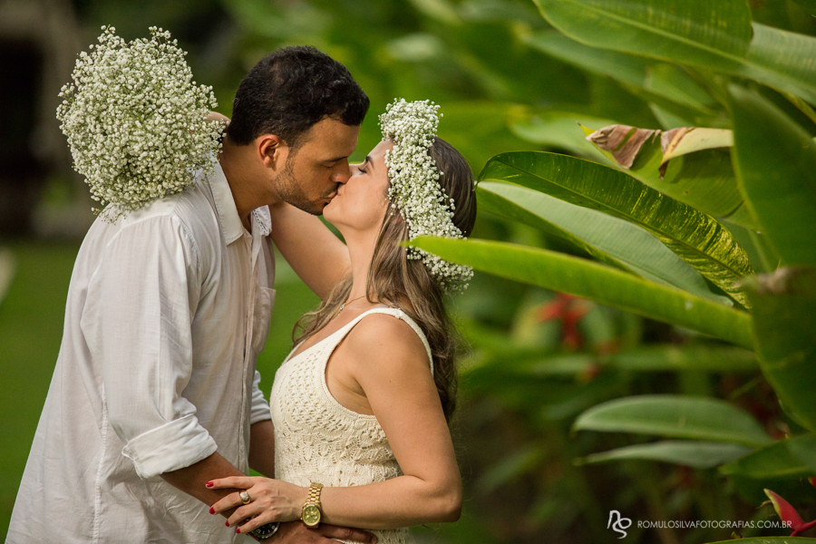 ensaio pré casamento com fotos românticas  do wilson e nathalia com bouquet e coroa de flores