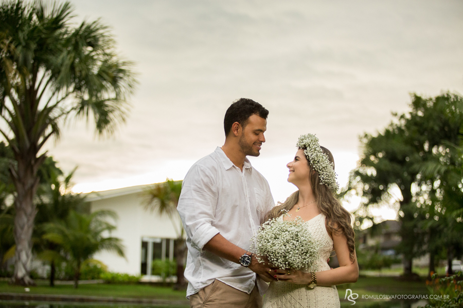 ensaio pré casamento com fotos românticas  do wilson e nathalia com bouquet e coroa de flores