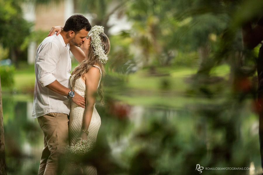 ensaio pré casamento com fotos românticas  do wilson e nathalia com bouquet e coroa de flores