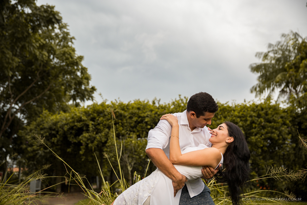 ensaio  pré casamento Anthony e Aline com fotos românticas e expontâneas