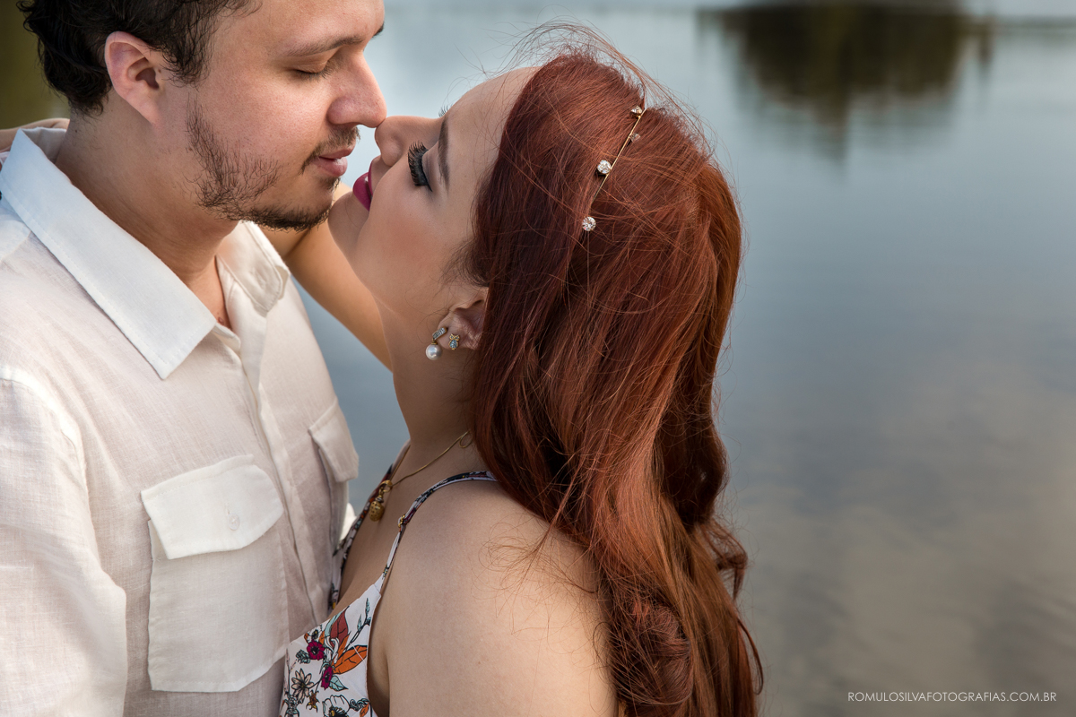 fotos românticas  de ensaio pré casamento na marina