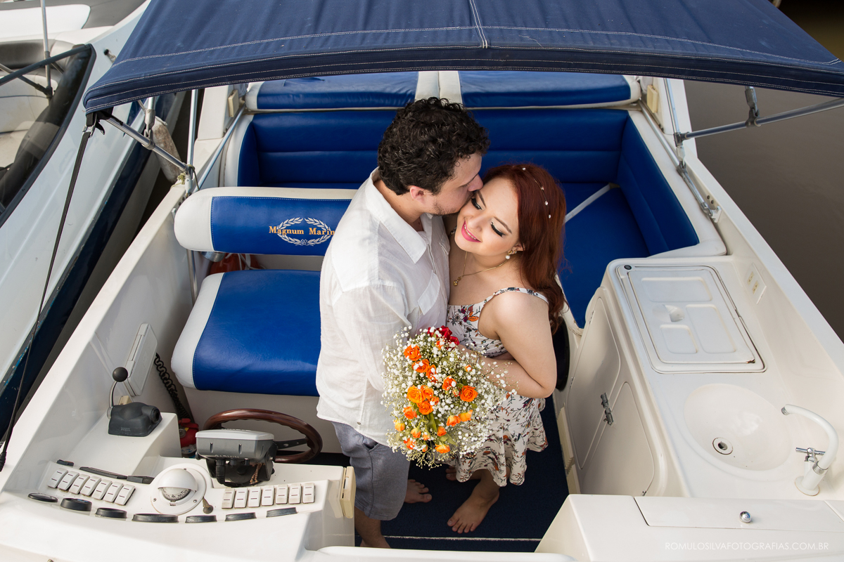 fotos criativas de ensaio pré casamento na marina