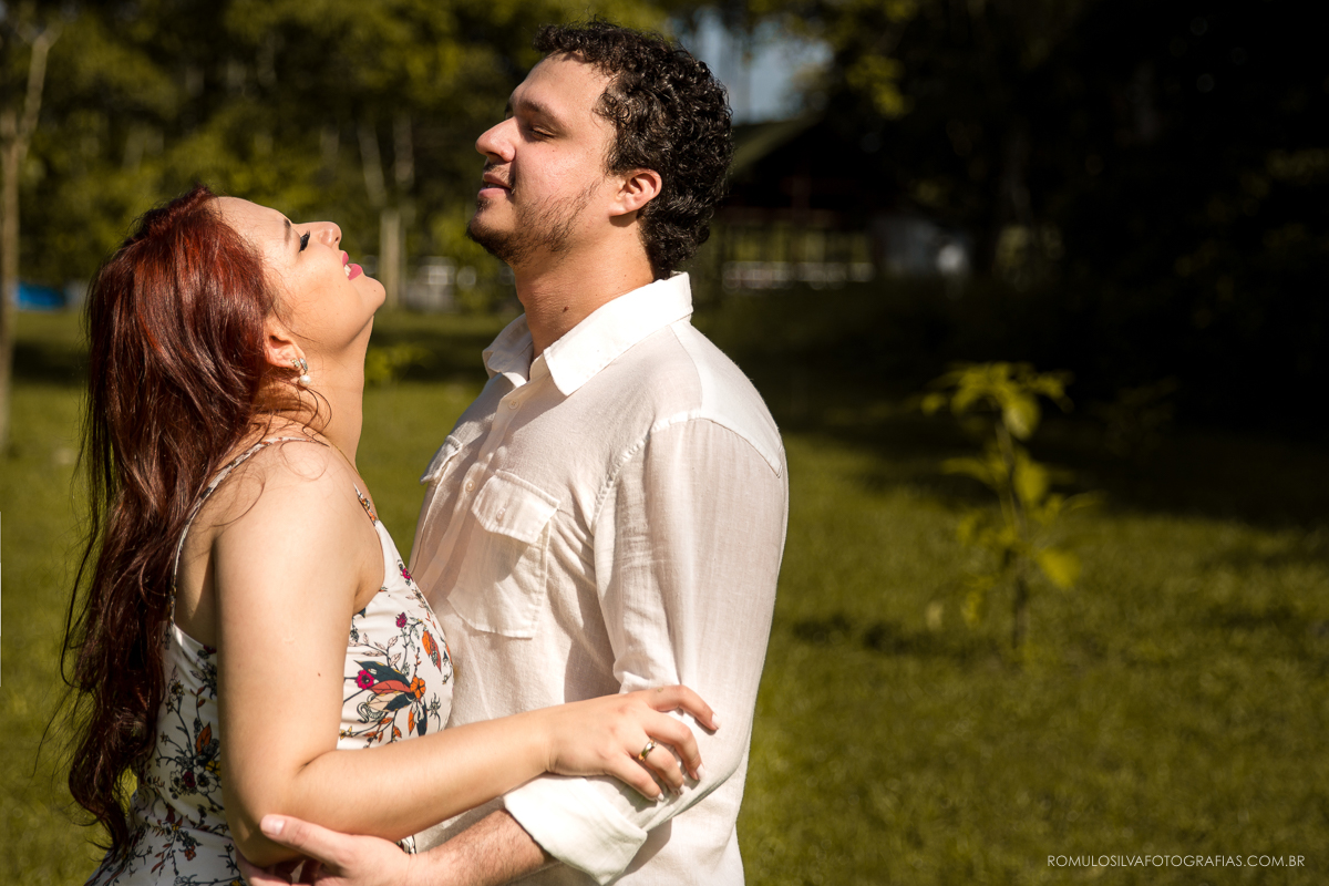 fotos românticas  de ensaio pré casamento na marina