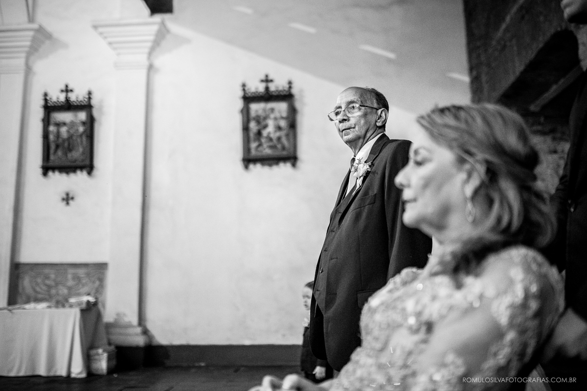 fotos criativas, expontâneas da cerimonia do casamento da lorena e do junior