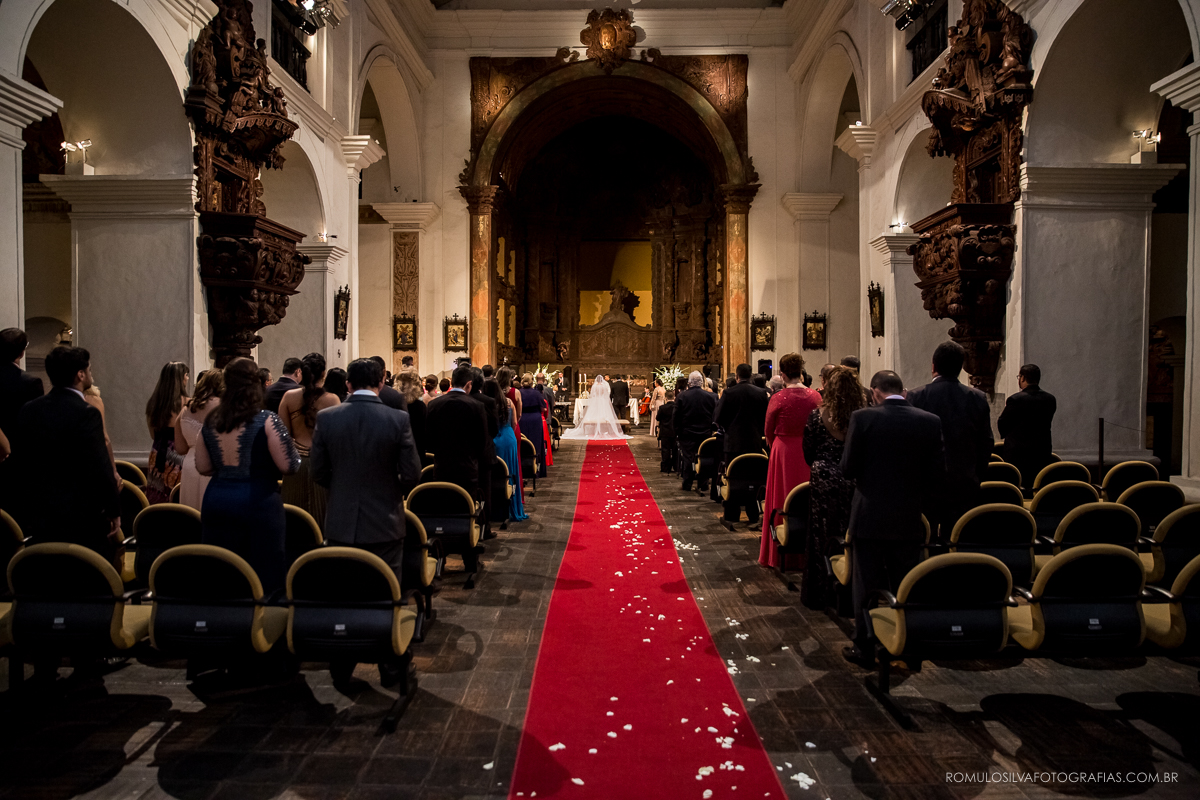 fotos criativas, expontâneas da cerimonia do casamento da lorena e do junior