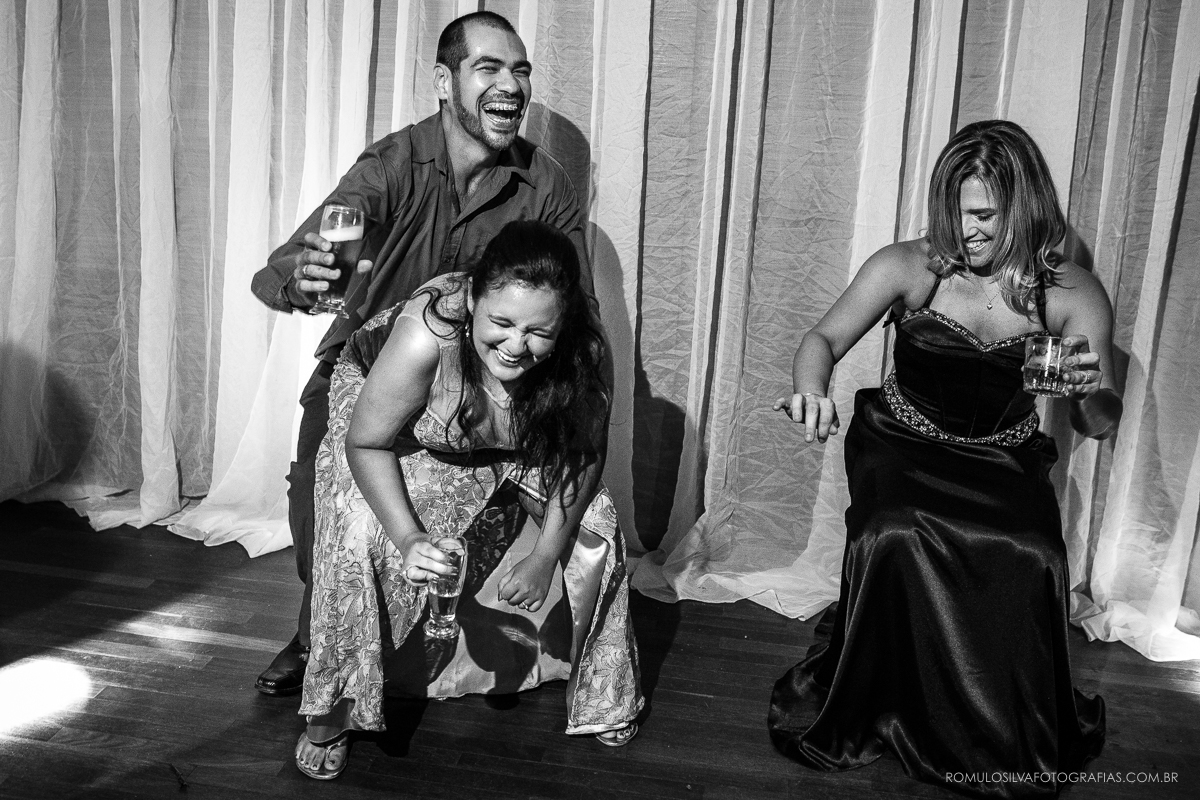 fotos criativas, expontâneas da festa do casamento da lorena e do junior