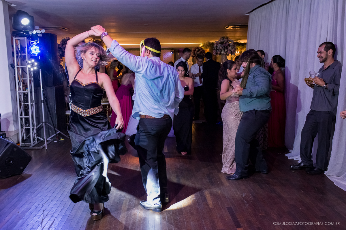 fotos criativas, expontâneas da festa do casamento da lorena e do junior