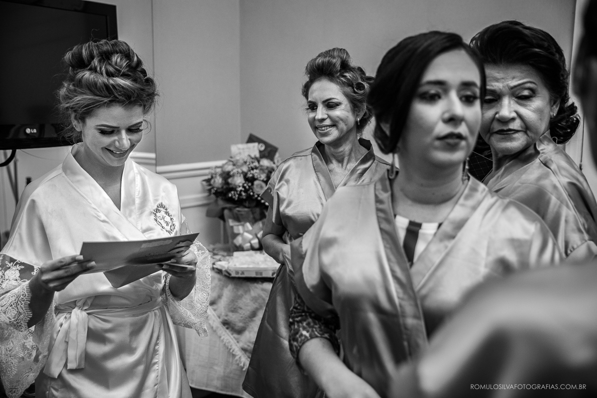 making of da noiva Natalia na maquiagem do junior fiel e com os cabelos no bob lendo a carta do noivo