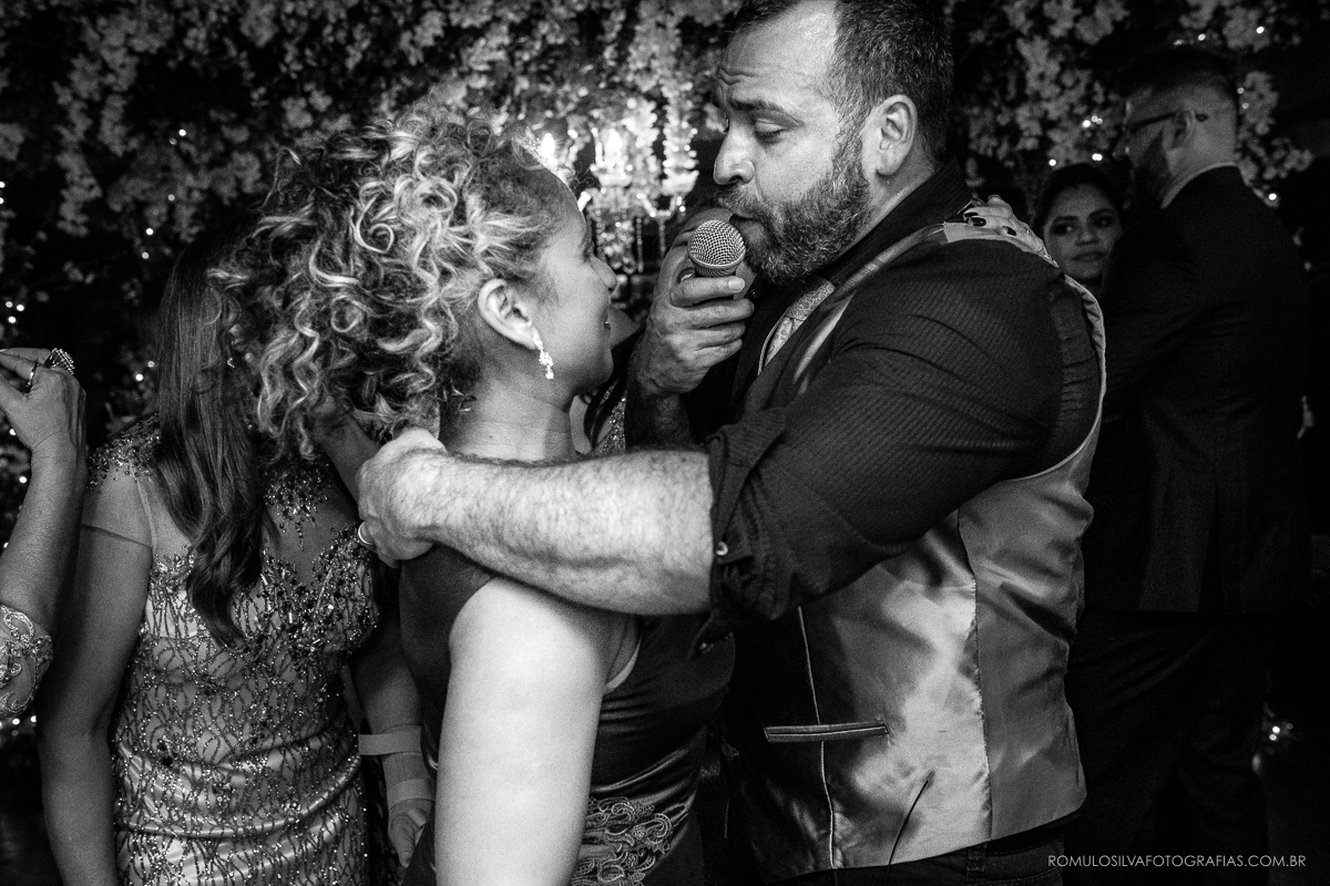 Festa com fotos expontâneas e criativas do casamento do wilson e da natalia na Assembléia paraense em belém PA