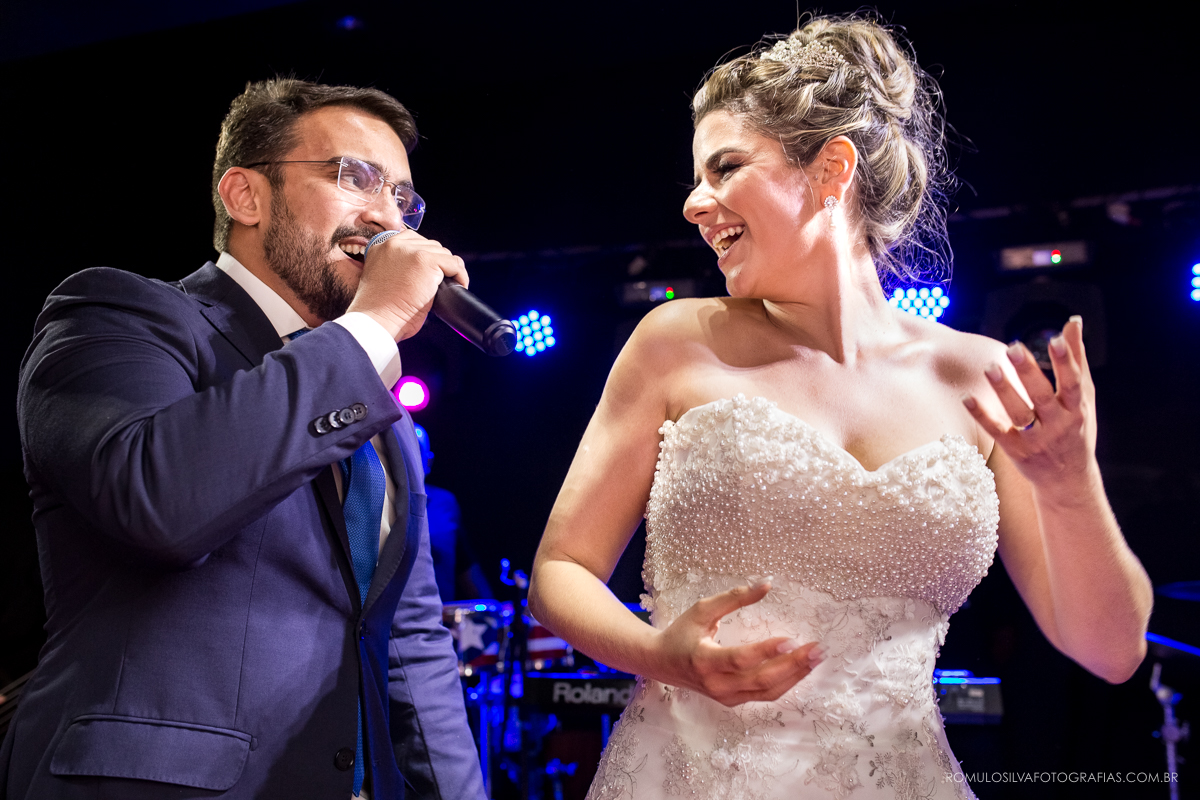 Festa com fotos expontâneas e criativas do casamento do wilson e da natalia na Assembléia paraense em belém PA