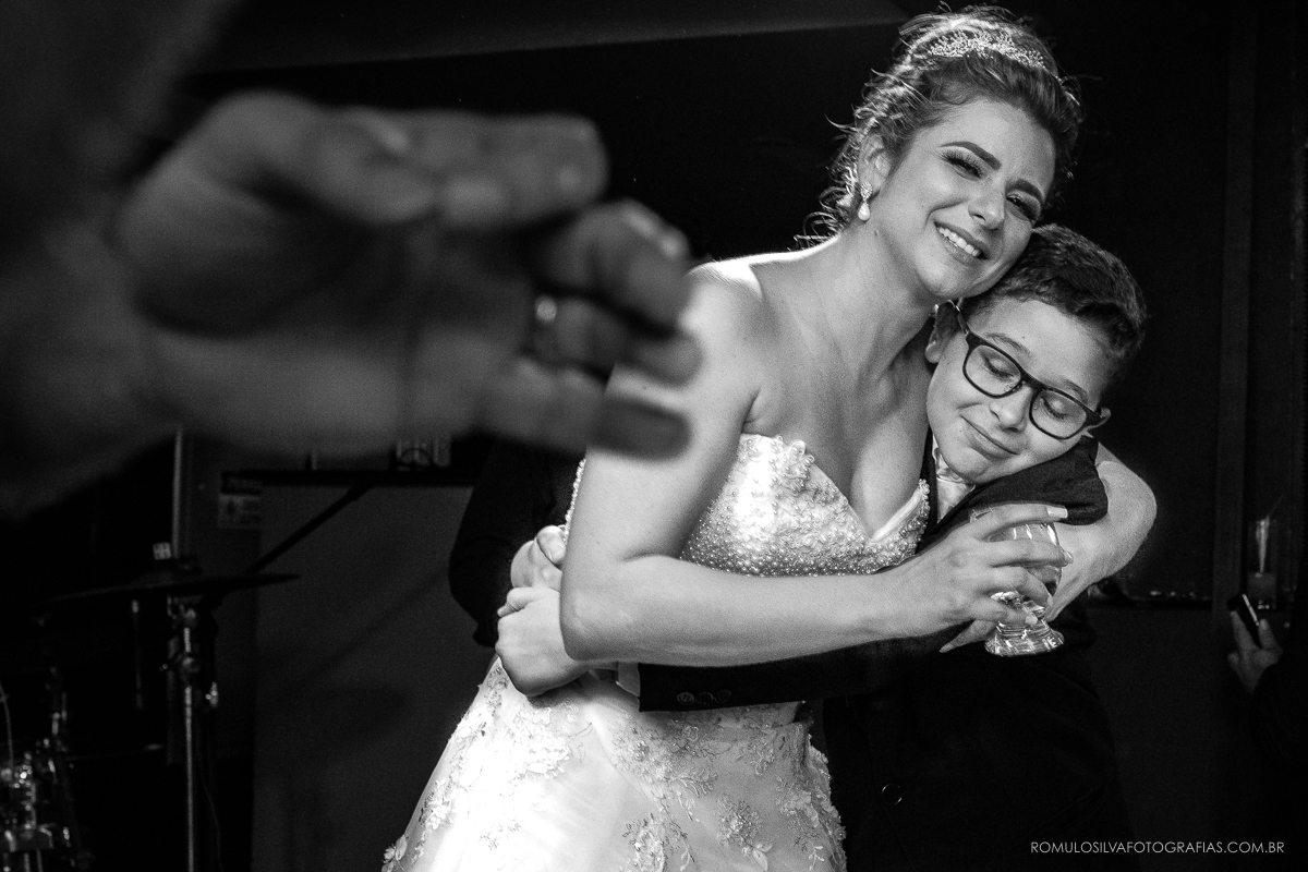 Festa com fotos expontâneas e criativas do casamento do wilson e da natalia na Assembléia paraense em belém PA