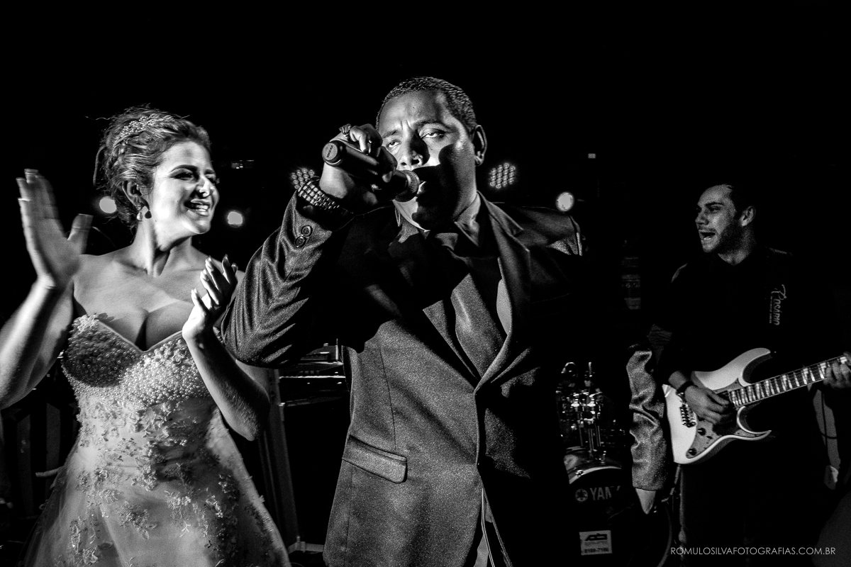 Festa com fotos expontâneas e criativas do casamento do wilson e da natalia na Assembléia paraense em belém PA