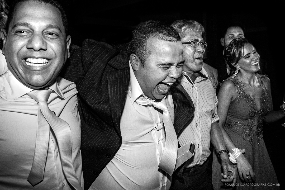 Festa com fotos expontâneas e criativas do casamento do wilson e da natalia na Assembléia paraense em belém PA