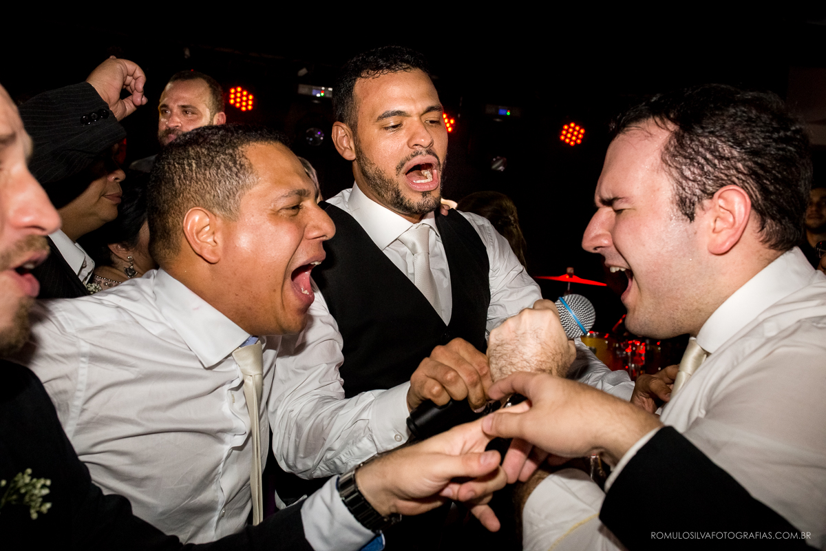 Festa com fotos expontâneas e criativas do casamento do wilson e da natalia na Assembléia paraense em belém PA