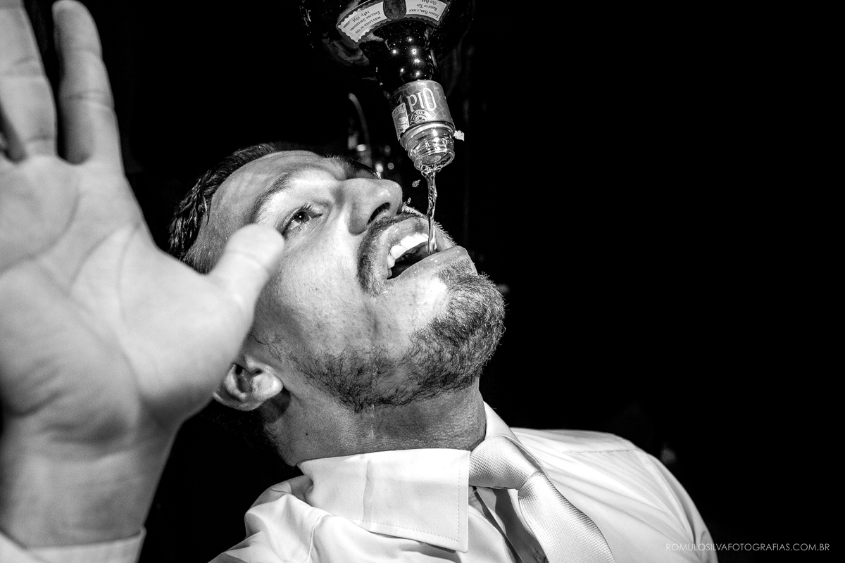 Festa com fotos expontâneas e criativas do casamento do wilson e da natalia na Assembléia paraense em belém PA