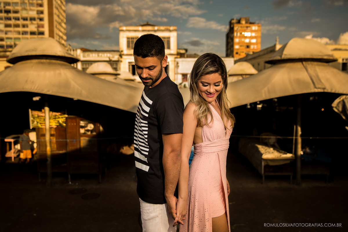 ensaio  pré casamento débora e carlos com fotos românticas e expontâneas no ver-o-peso em belém pa