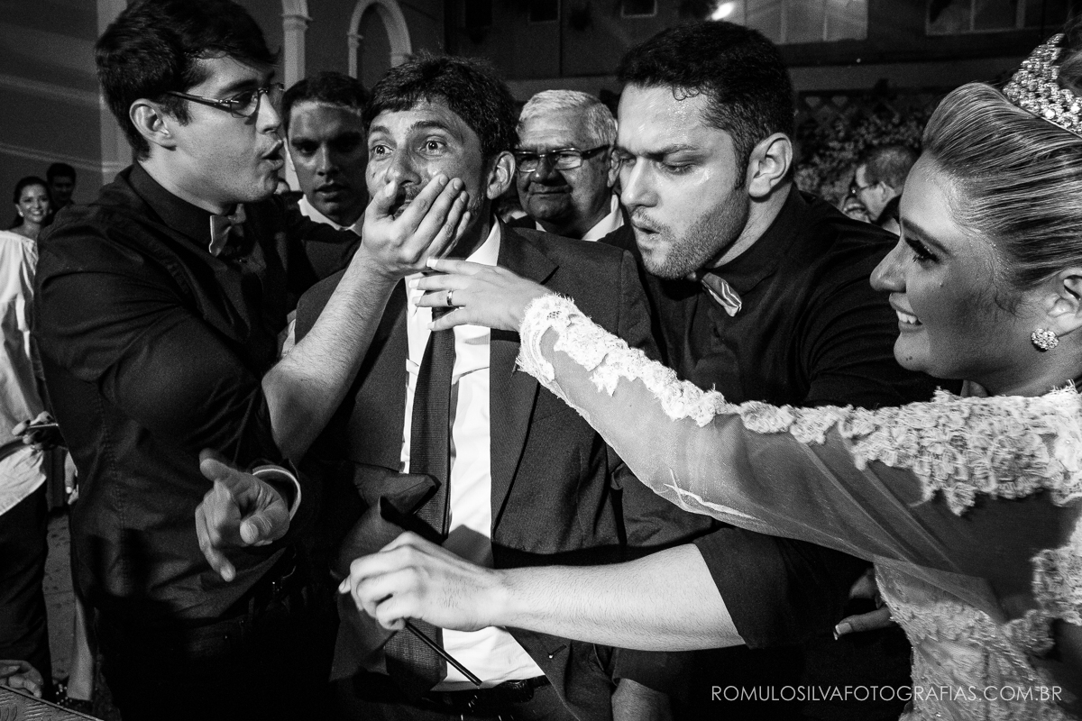 Festa com fotos expontâneas e criativas do casamento do Ricardo e da Camila no Shanpagne em belém PA