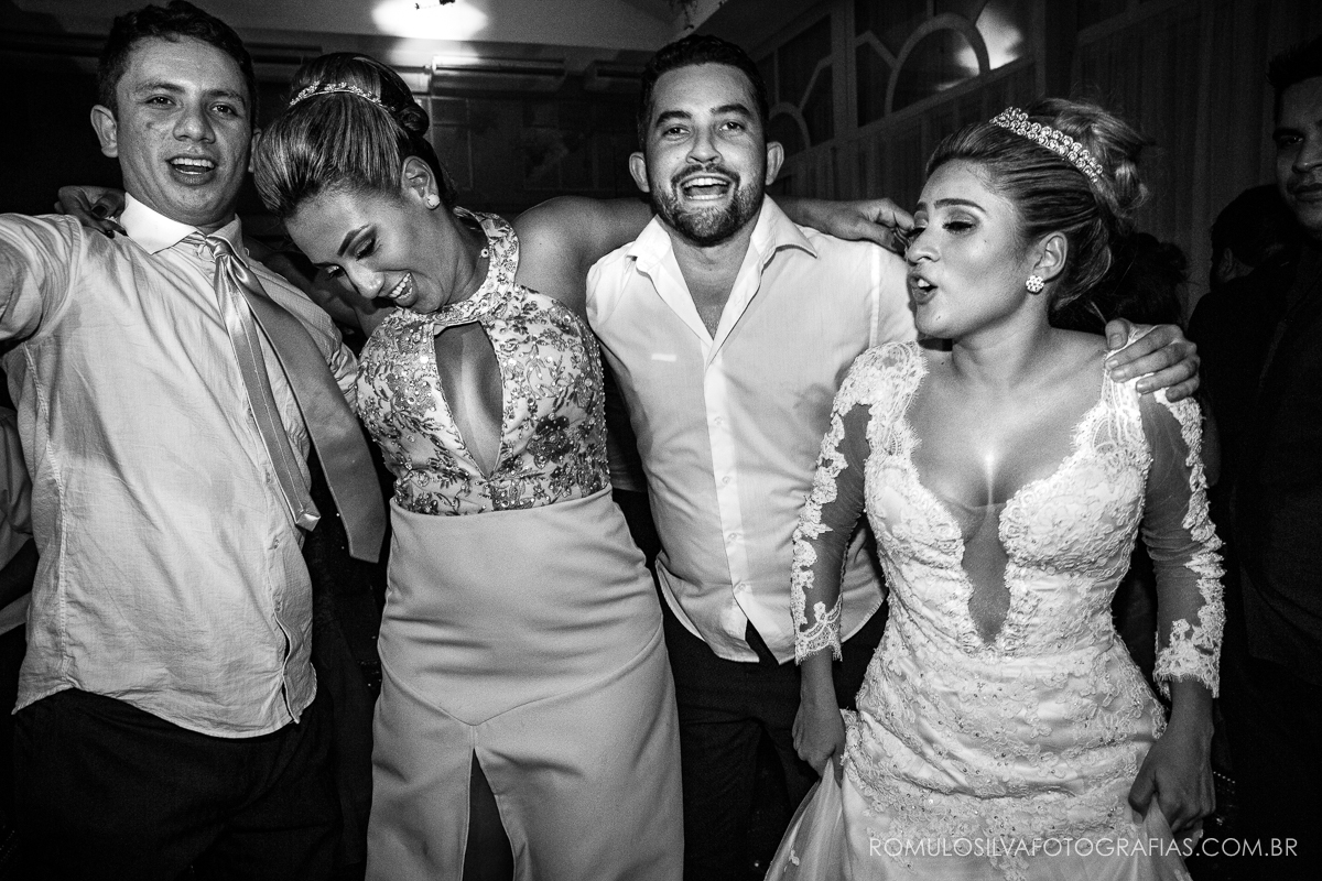 Festa com fotos expontâneas e criativas do casamento do Ricardo e da Camila no Shanpagne em belém PA