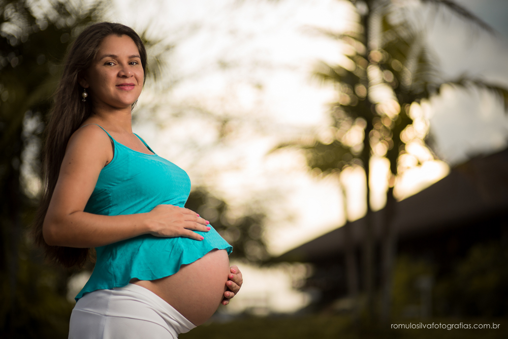 Ensaio romântico  de gestante com roupa estampadas