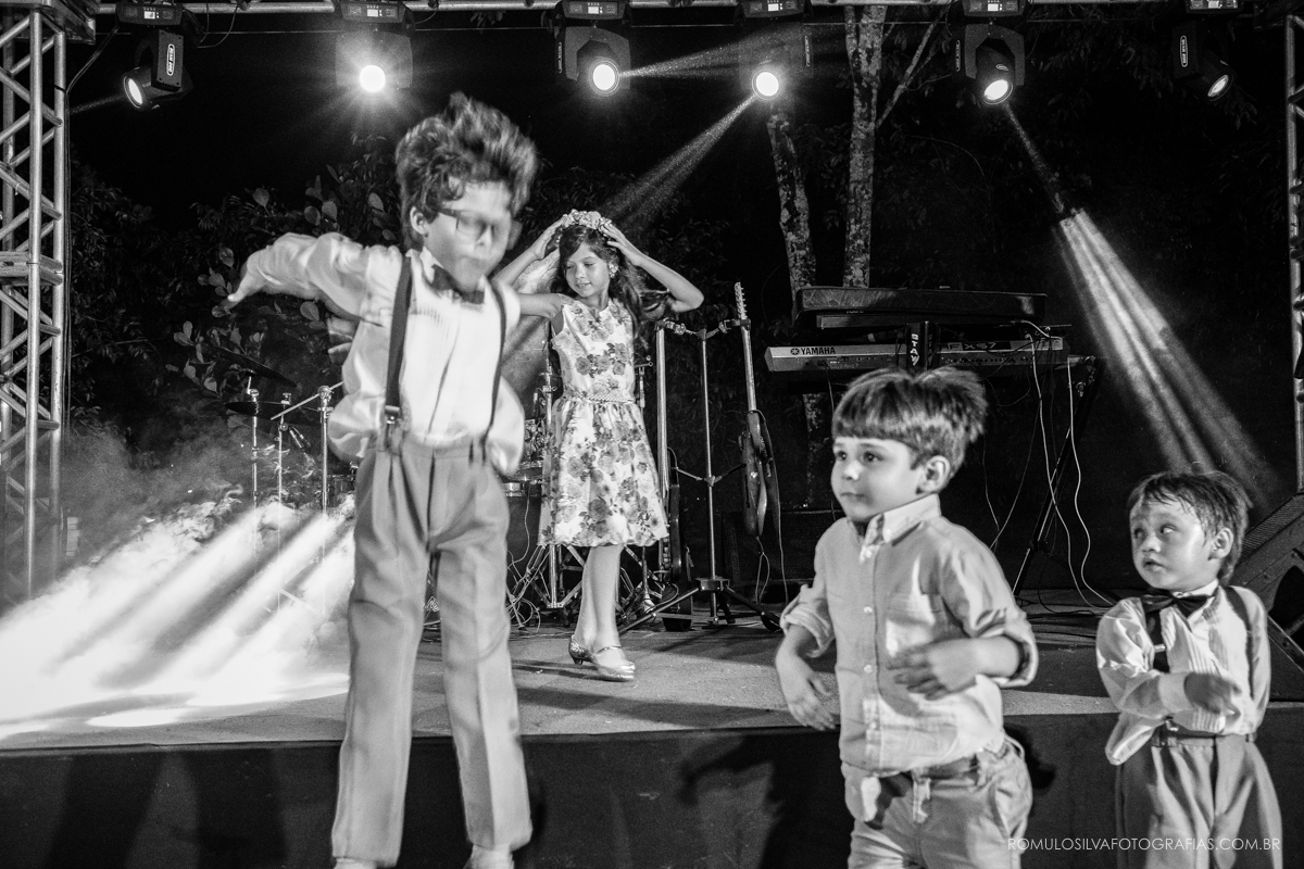 casamento de dia no chalé da zuzu em mosqueiro PA da lais e do felipe com fotos expontâneas e criativas 