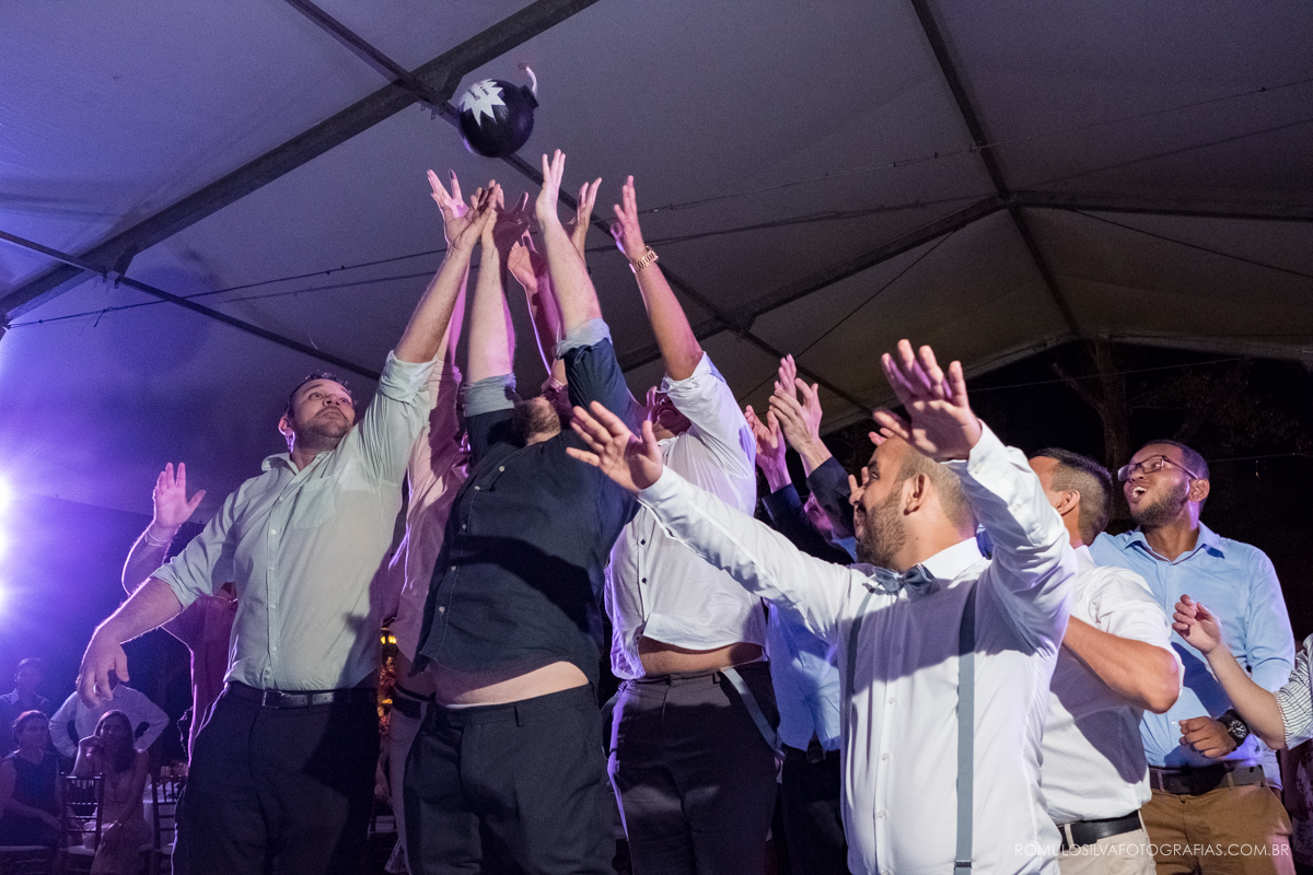 casamento de dia no chalé da zuzu em mosqueiro PA da lais e do felipe com fotos expontâneas e criativas 