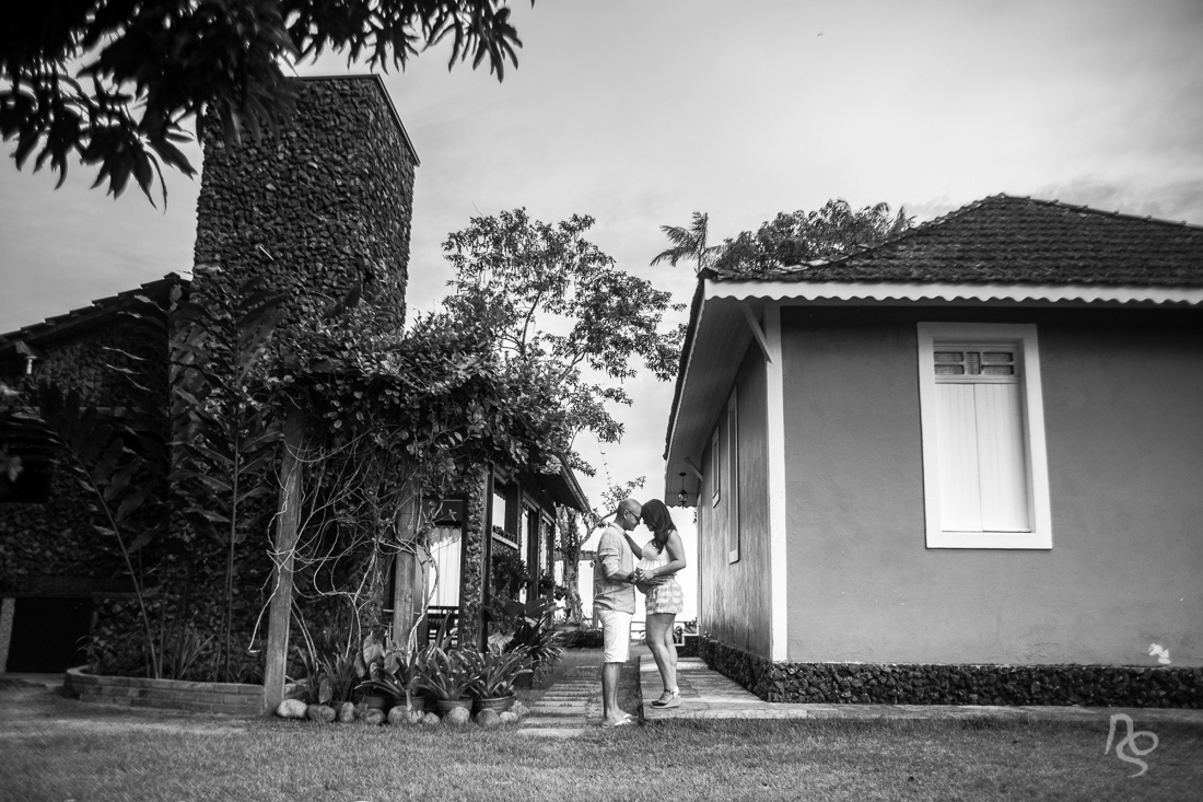 Ensaio romântico  de gestante  no período da manhã