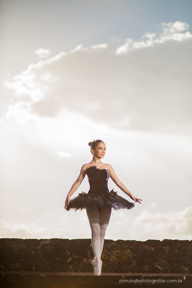 pose perfeita para fotos de 15 anos com tema de Bailarina