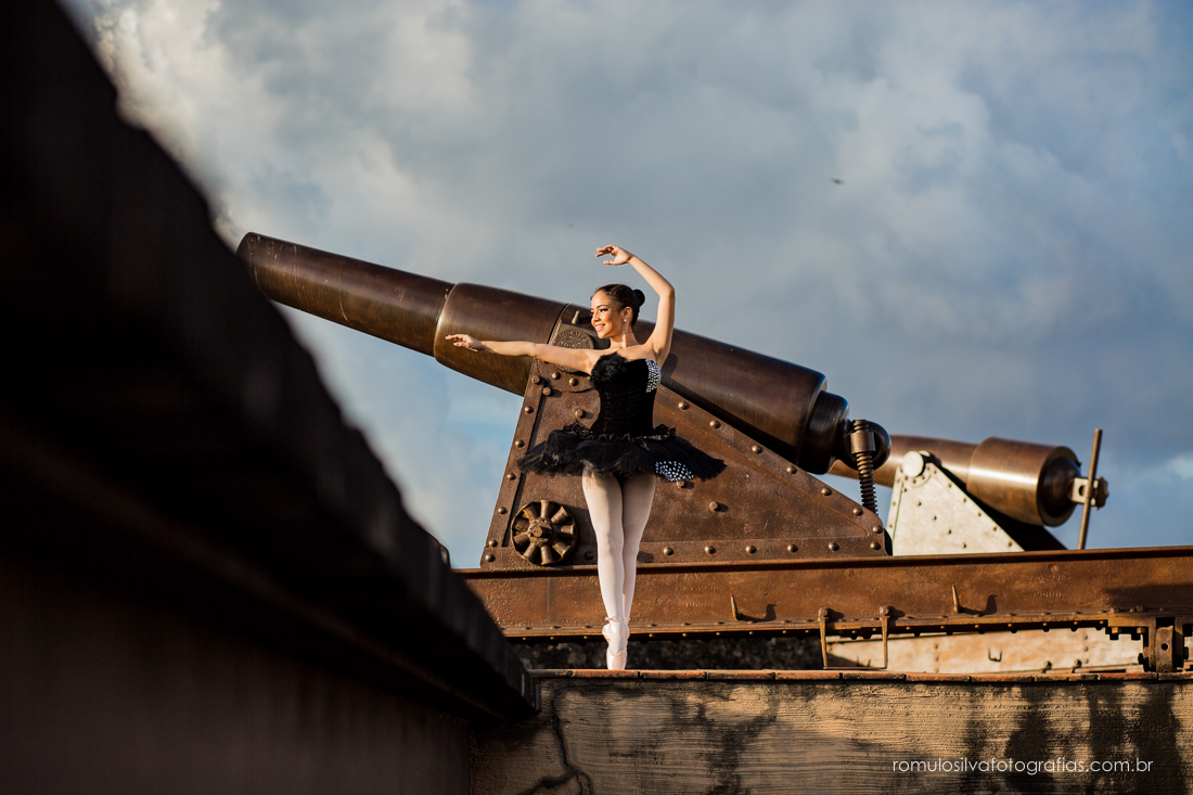 pose perfeita para fotos de 15 anos com tema de Bailarina