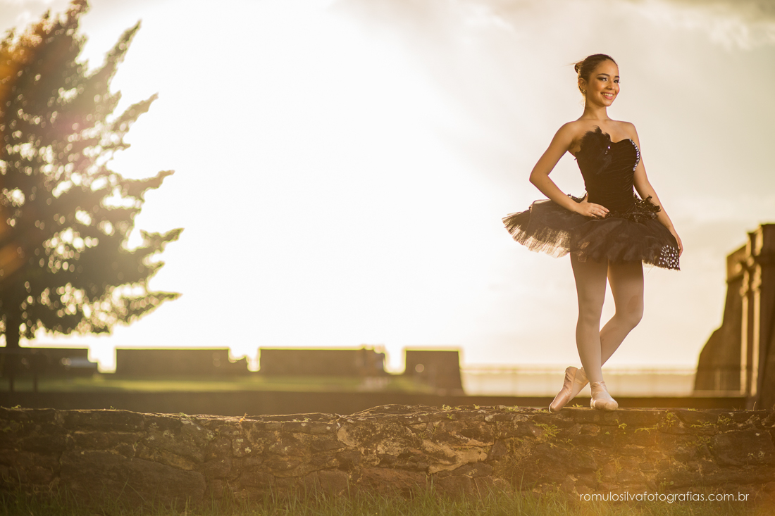 pose perfeita para fotos de 15 anos com tema de Bailarina