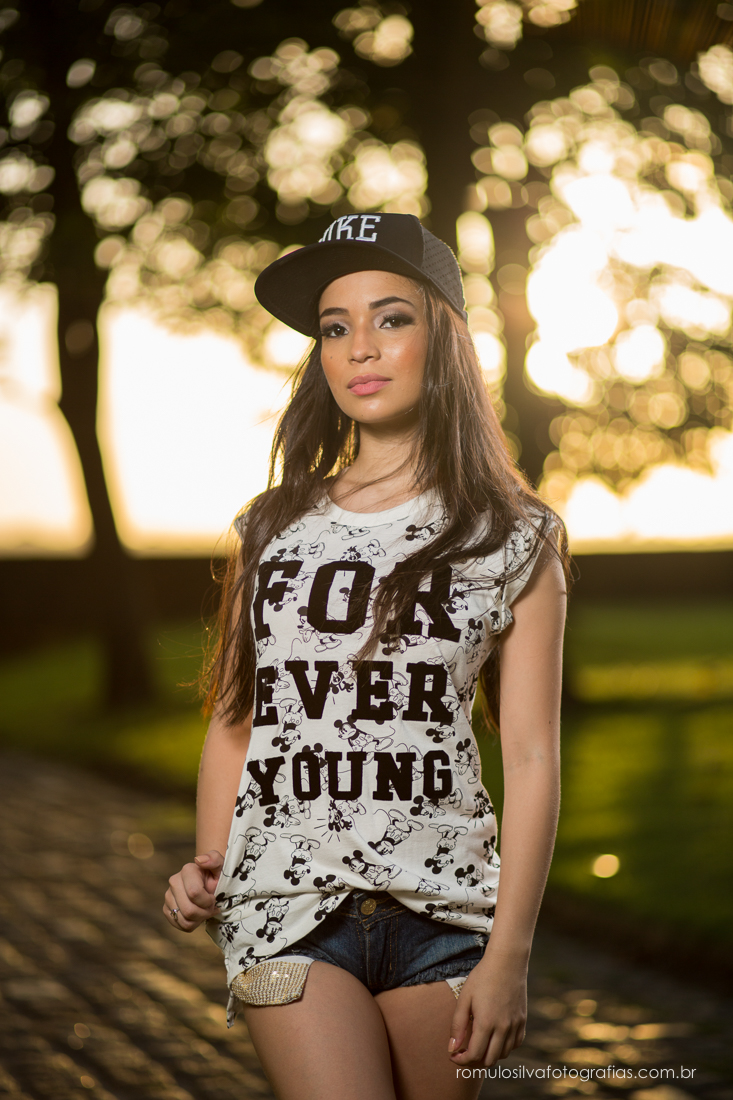 pose perfeita para fotos de 15 anos com tema funkeira