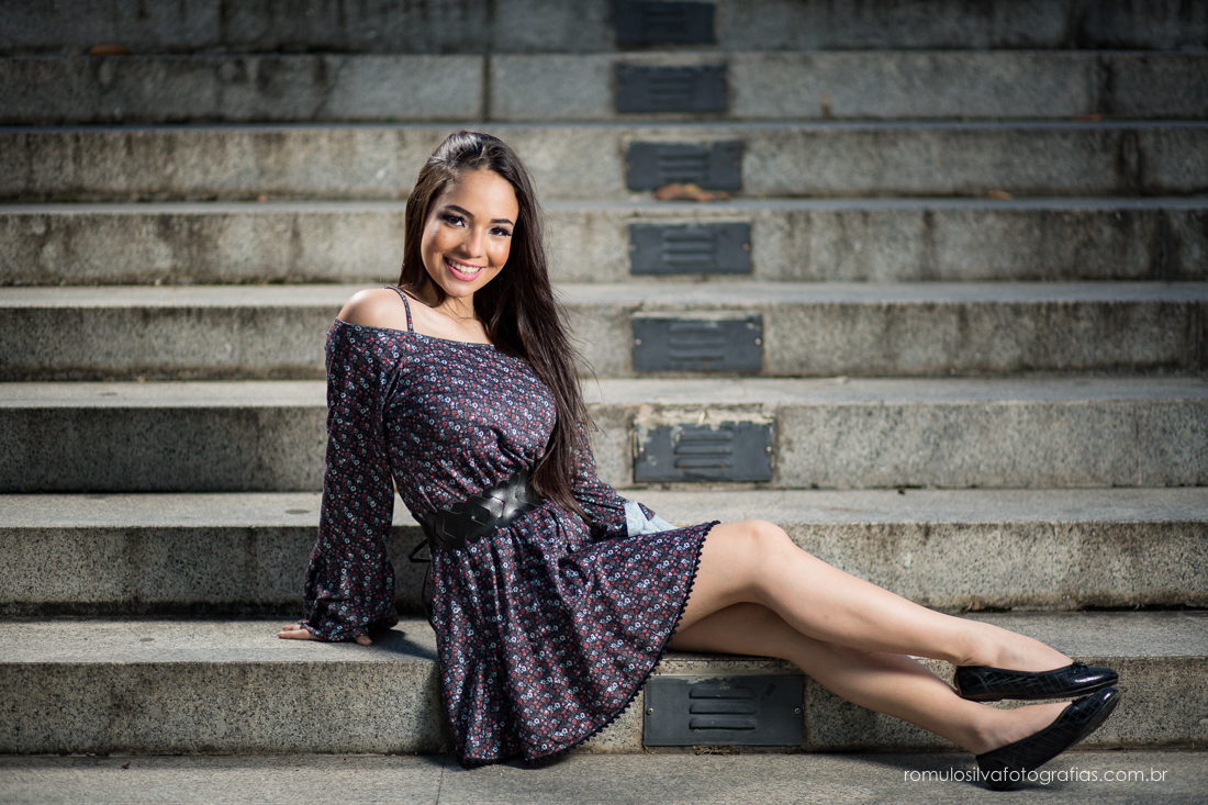 pose perfeita para fotos de 15 anos  com balões