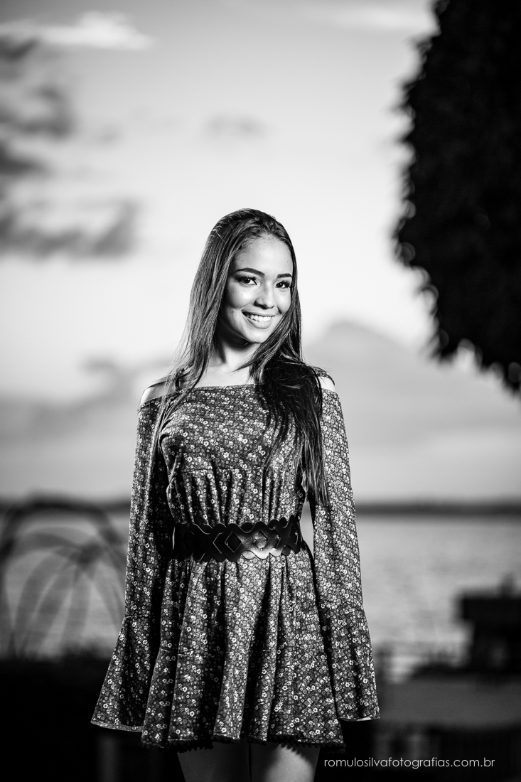 pose perfeita para fotos de 15 anos  com balões