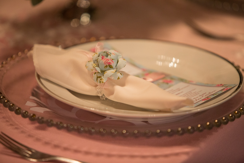 fotos da festa da Karolina 15 anos, com uma linda decoração rosa e rústica