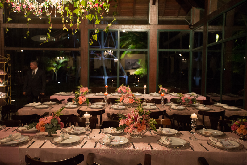 fotos da festa da Karolina 15 anos, com uma linda decoração rosa e rústica
