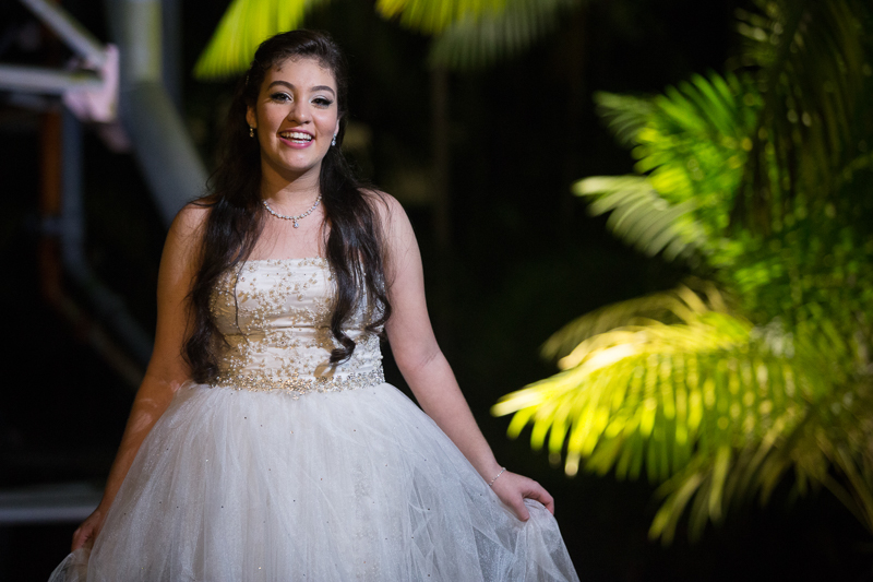 fotos da festa da Karolina 15 anos, com uma linda decoração rosa e rústica