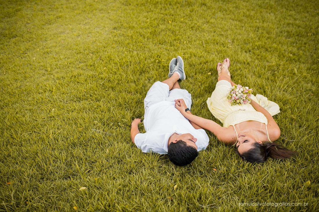 ensaio pre casamento da lorena e do junior realizado no condomínio quinta do bosque em castanhal PA e fotografado por romulo silva fotografias, fotógrafo de casamentos e ensaios em Belém PA