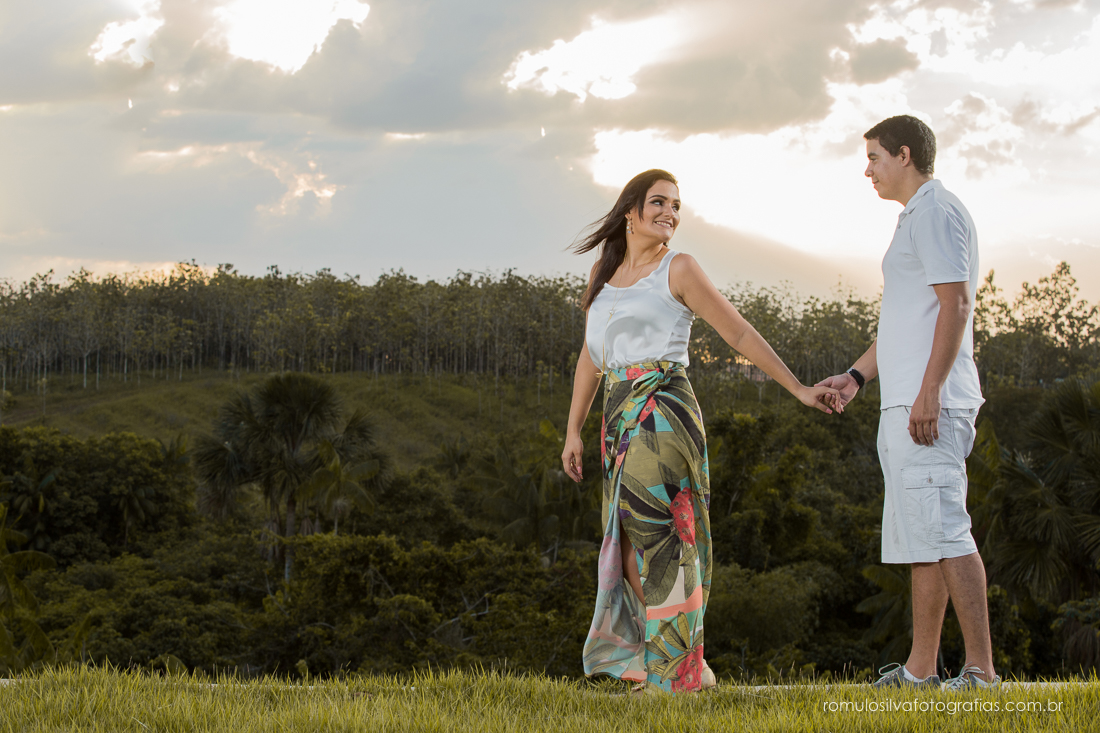 ensaio pre casamento da lorena e do junior realizado no condomínio quinta do bosque em castanhal PA e fotografado por romulo silva fotografias, fotógrafo de casamentos e ensaios em Belém PA