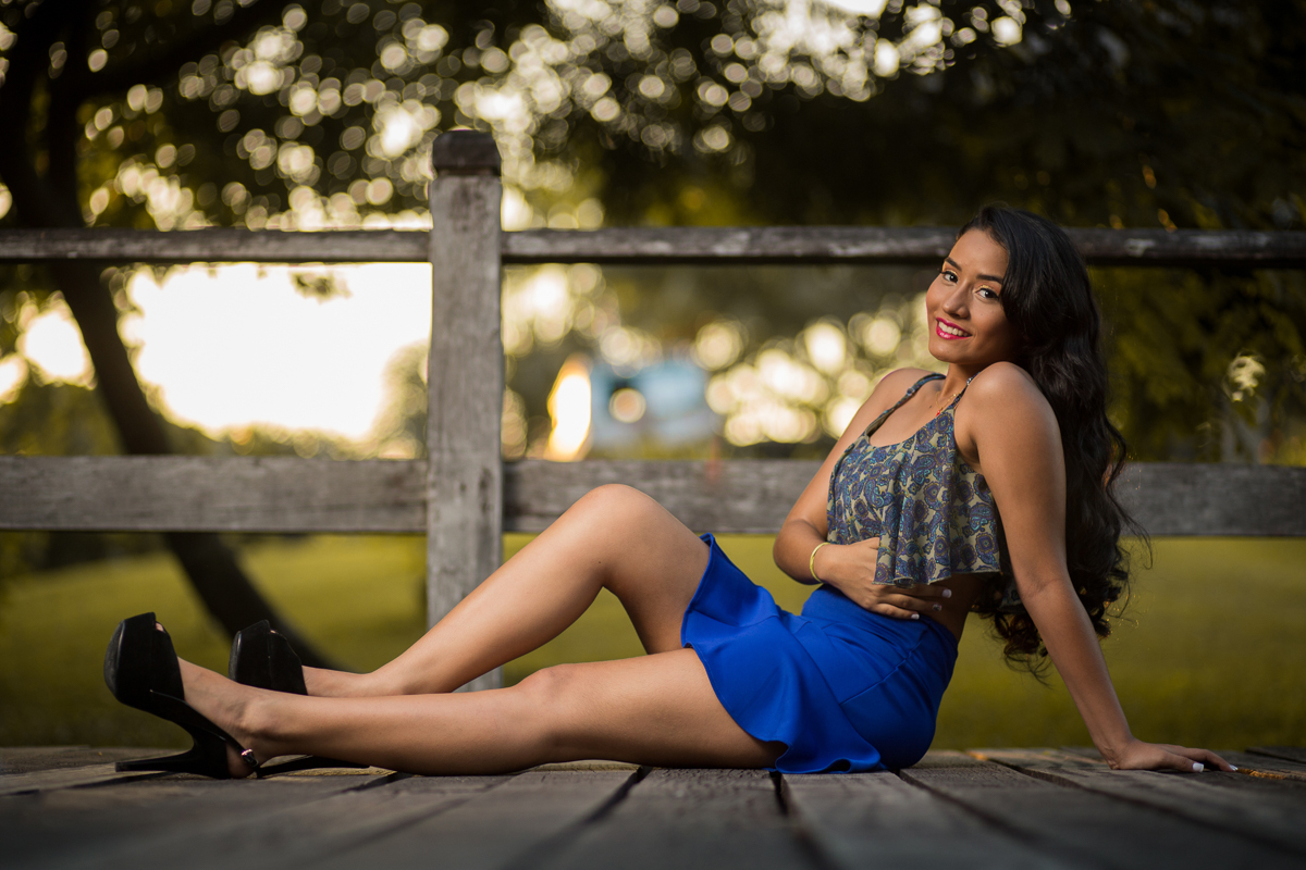 pose perfeita para fotos de 15 anos com roupas coloridas