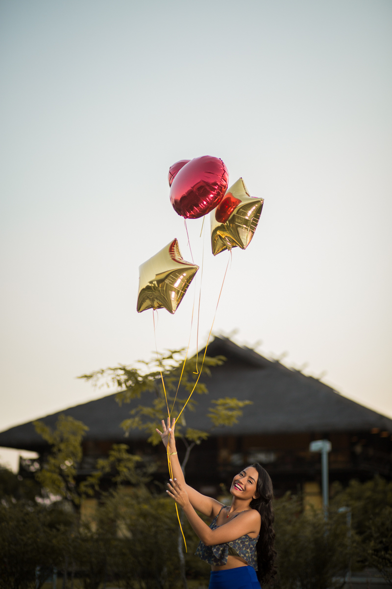 Ensaio de 15 anos com balões a gás