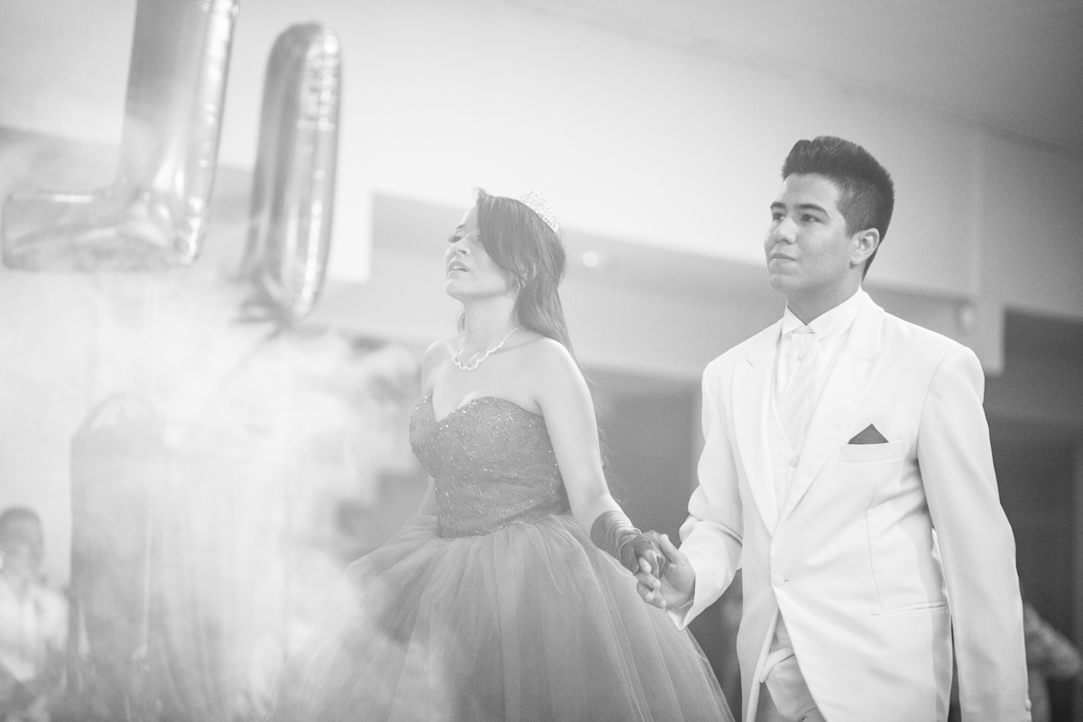 fotos da festa da Larissa 15 anos, com uma linda decoração com tema da Super Gril