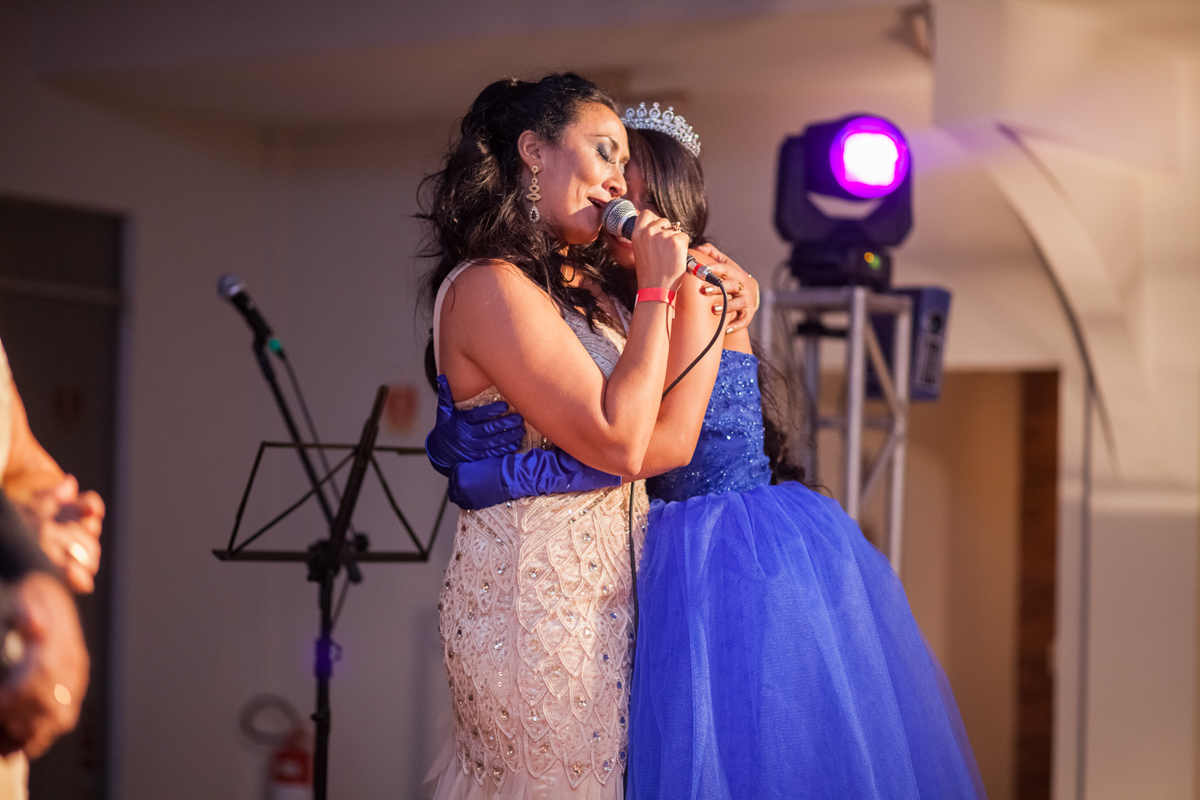 fotos da festa da Larissa 15 anos, com uma linda decoração com tema da Super Gril