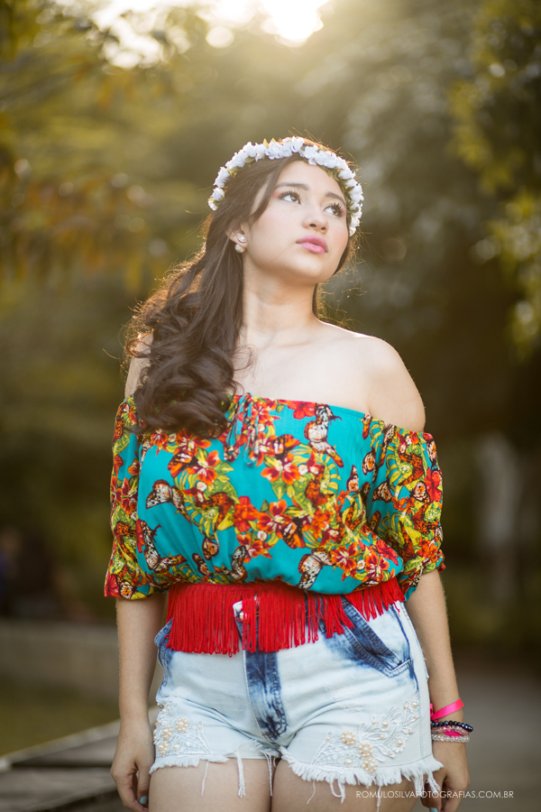 ensaio de 15 anos da Yasmin no Mangal das Garças em Belém PA , com roupas coloridas