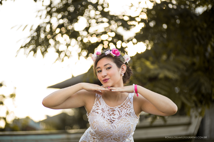 ensaio de 15 anos da Yasmin no Mangal das Garças em Belém PA , com roupas coloridas