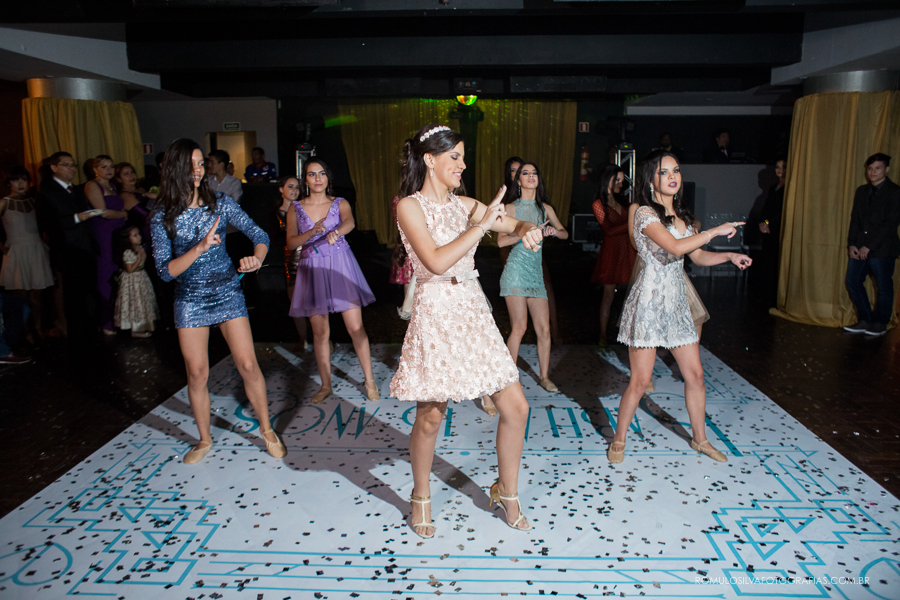 festa de 15 anos da Isabela realizada na sede social da AP em Belém do PA com tema de Paris