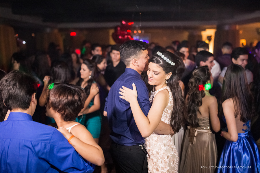 festa de 15 anos da Isabela realizada na sede social da AP em Belém do PA com tema de Paris
