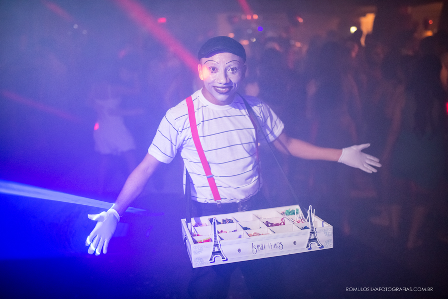 festa de 15 anos da Isabela realizada na sede social da AP em Belém do PA com tema de Paris